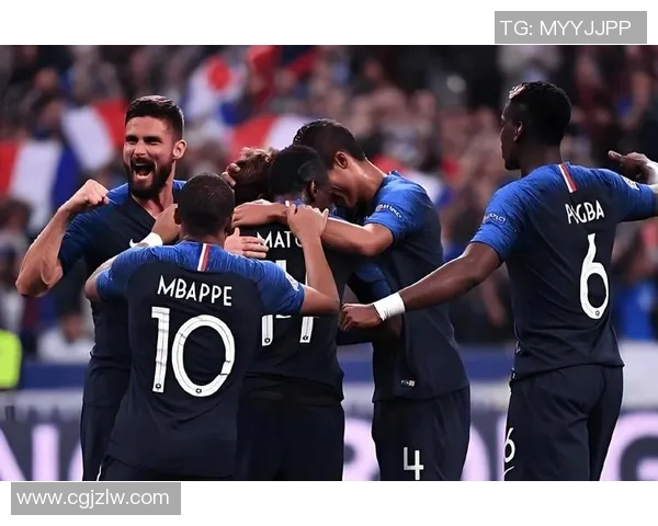 荷兰与法国在欧洲杯的激烈对决展现足球魅力与战术智慧